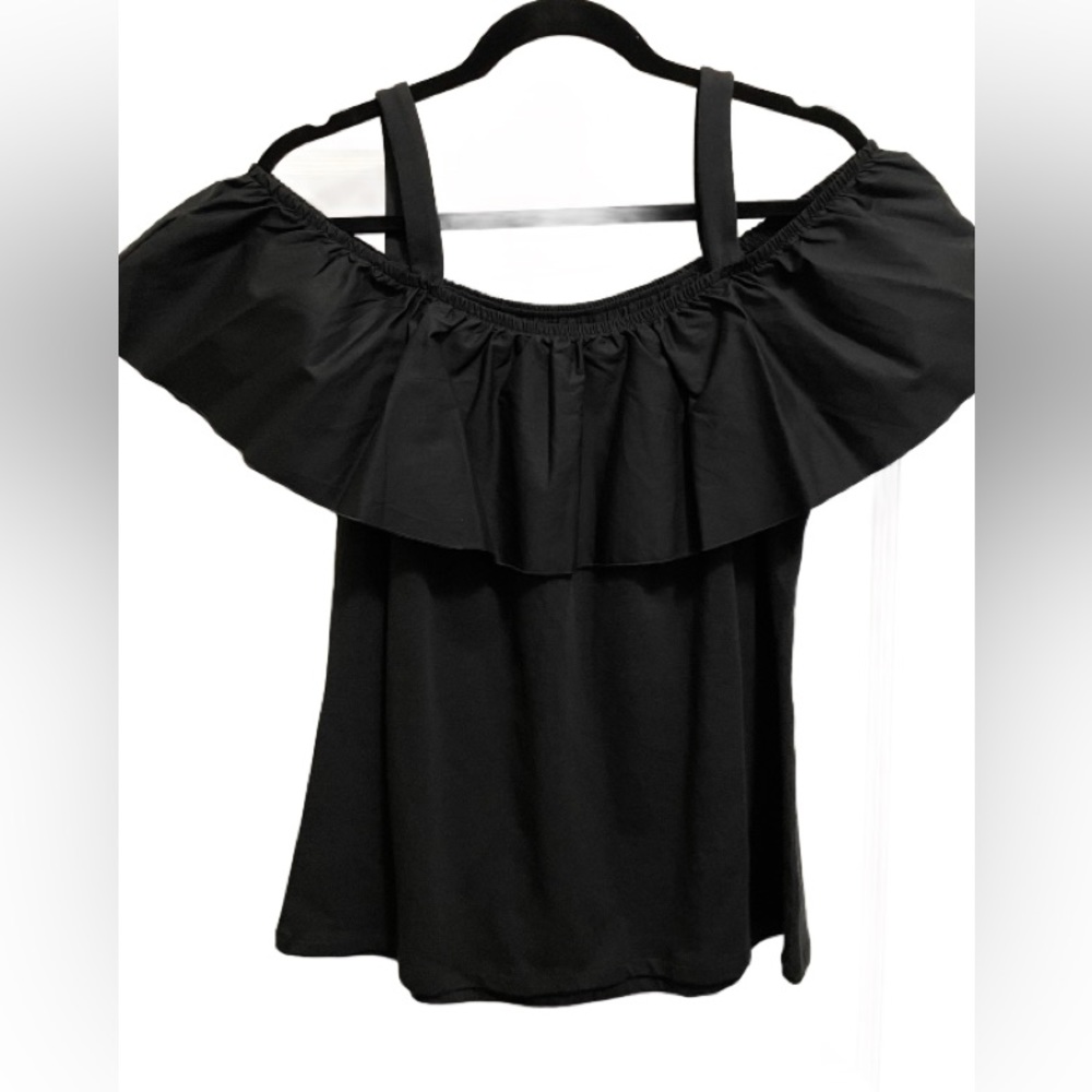 INC Off the shoulders top